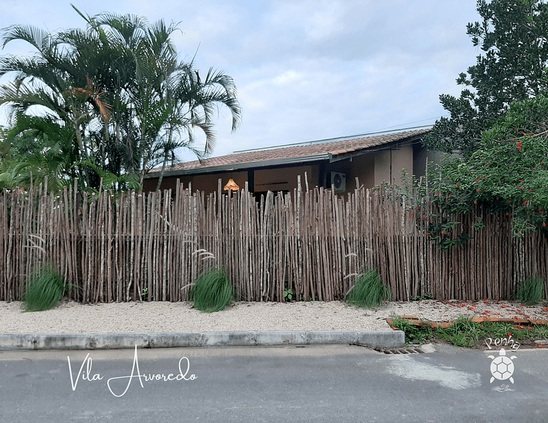 Casa Hibisco, a 100mts Praia do Poá, próximo ao Beto Carrero